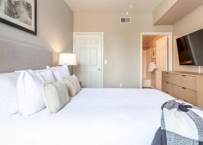 Landing Modern With Amazing Amenities Chandler