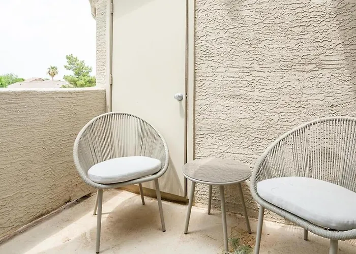 Landing Modern With Amazing Amenities Chandler