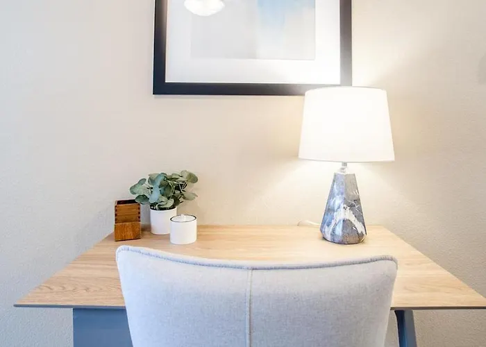 Apartment Landing Modern With Amazing Amenities Chandler