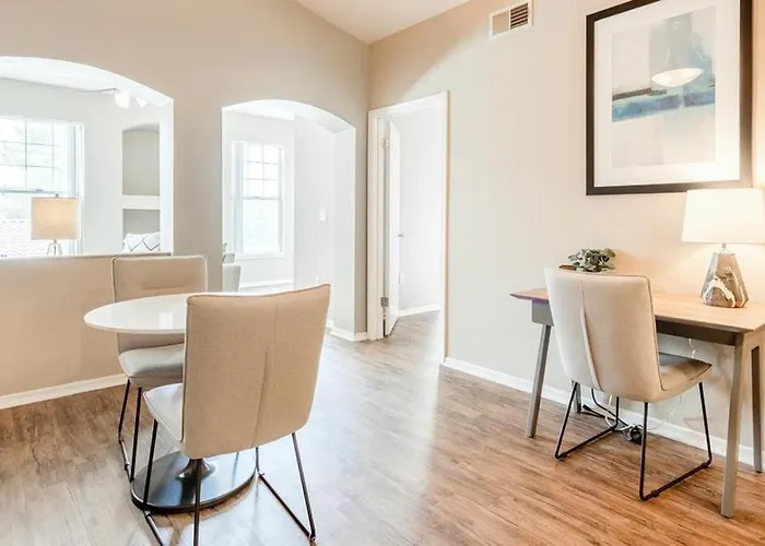 Landing Modern With Amazing Amenities Apartment Chandler