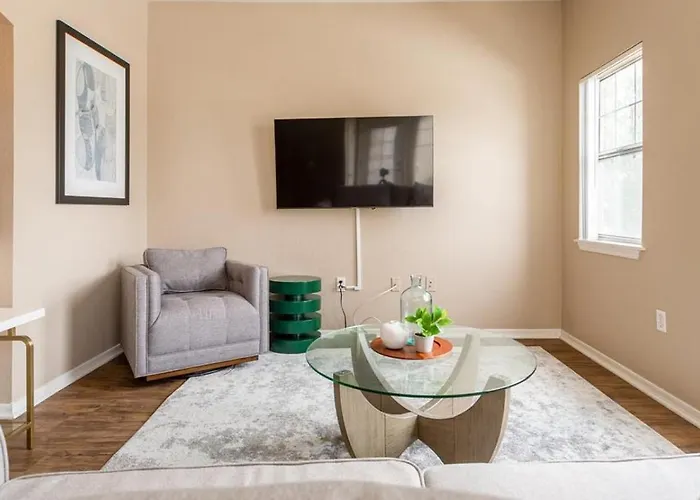 Landing Modern With Amazing Amenities Chandler